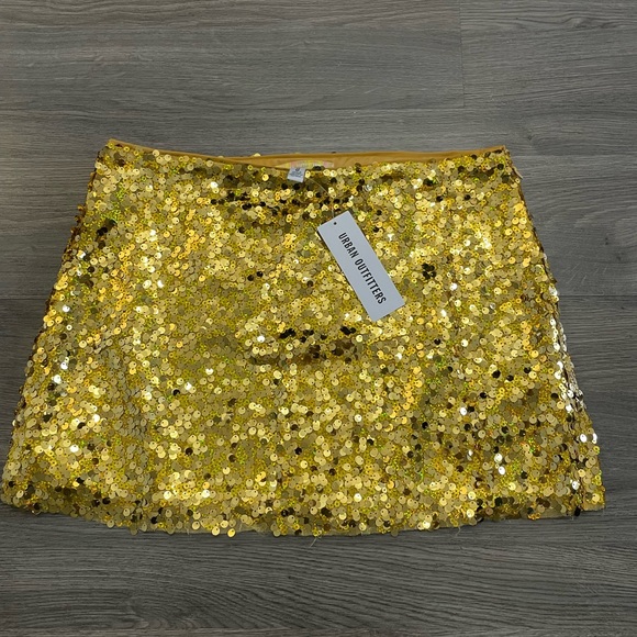 Urban Outfitters Dresses & Skirts - BNWT URBAN OUTFİTTERS SEQUİN SKİRTS